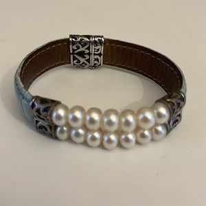 Honora pearl and leather bracelet- great condition!